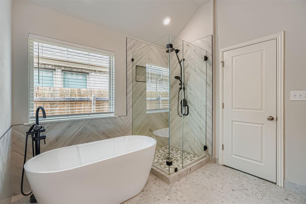 603 Stonewood LN, Buda, TX 78610