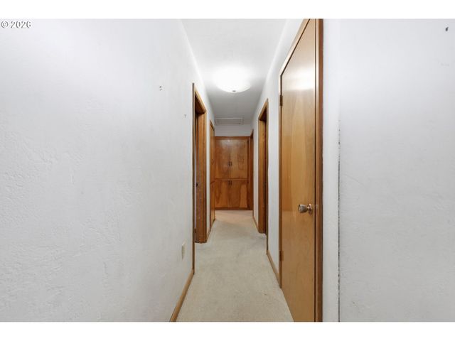 2041 E 26th Ave, Eugene, OR 97403