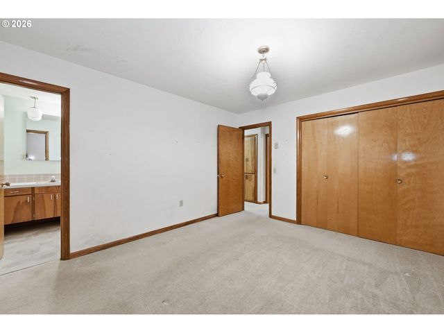 2041 E 26th Ave, Eugene, OR 97403