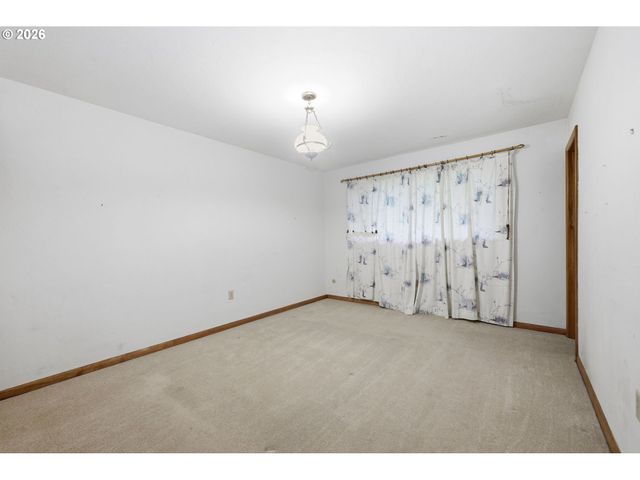 2041 E 26th Ave, Eugene, OR 97403