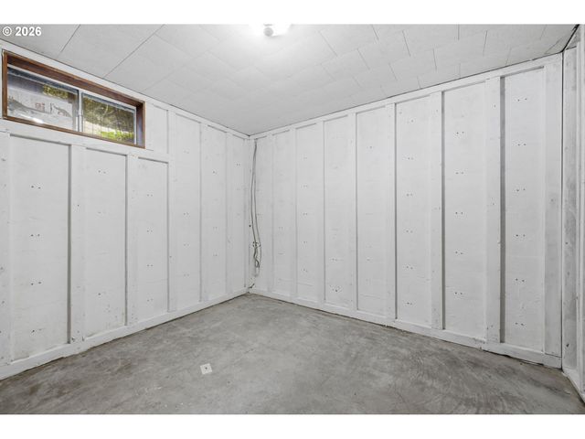 2041 E 26th Ave, Eugene, OR 97403