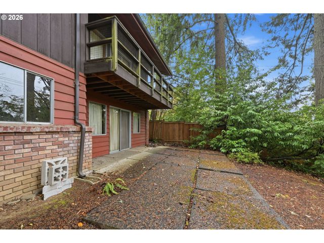 2041 E 26th Ave, Eugene, OR 97403