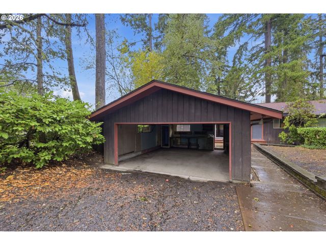 2041 E 26th Ave, Eugene, OR 97403