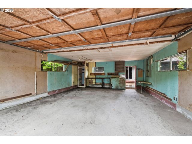 2041 E 26th Ave, Eugene, OR 97403