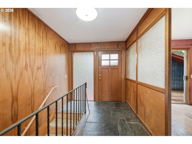 2041 E 26th Ave, Eugene, OR 97403