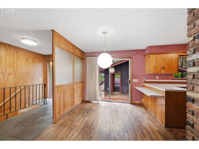 2041 E 26th Ave, Eugene, OR 97403