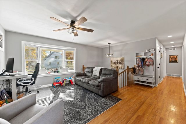 102 6th Avenue, Marengo, IL 60152