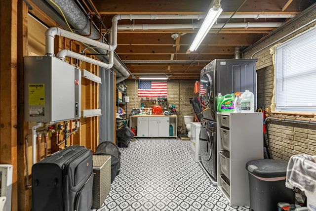 102 6th Avenue, Marengo, IL 60152