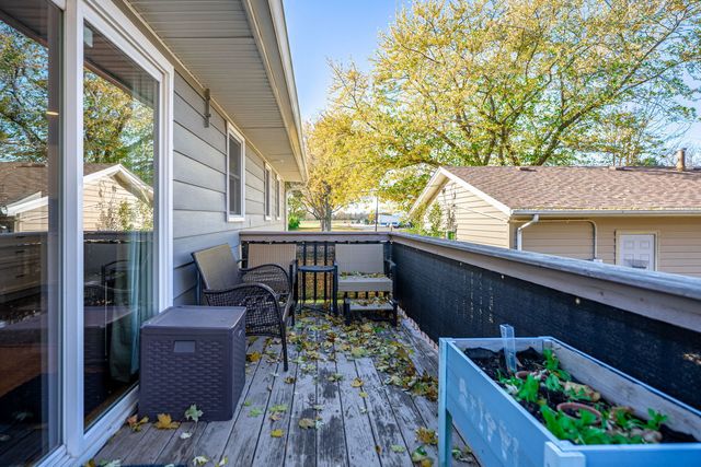 102 6th Avenue, Marengo, IL 60152