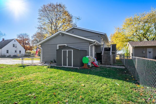 102 6th Avenue, Marengo, IL 60152