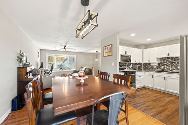 102 6th Avenue, Marengo, IL 60152