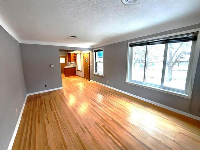 686 Lexington Avenue S, Saint Paul, MN 55116