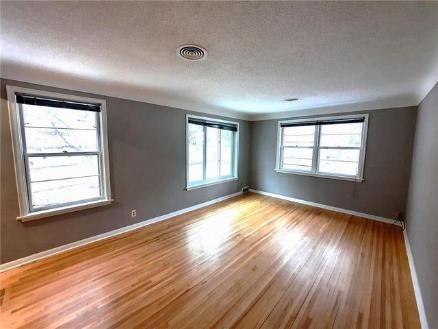 686 Lexington Avenue S, Saint Paul, MN 55116