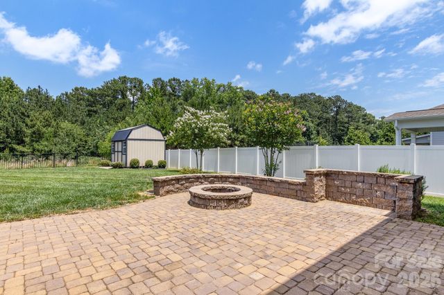 2377 Seagull Drive, Denver, NC 28037