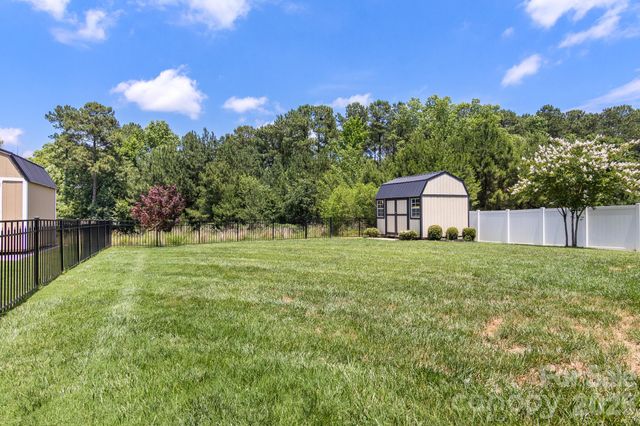 2377 Seagull Drive, Denver, NC 28037