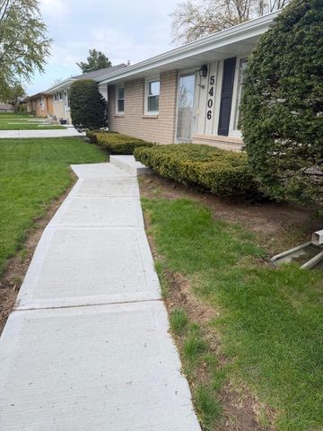 5406 S Merrill AVENUE, Cudahy, WI 53110