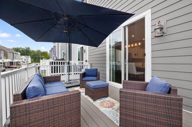 1713 AUTUMN MAPLE LEAF DR, Dumfries, VA 22026