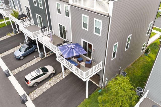 1713 AUTUMN MAPLE LEAF DR, Dumfries, VA 22026