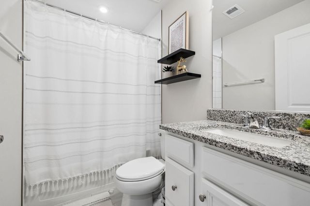 1713 AUTUMN MAPLE LEAF DR, Dumfries, VA 22026