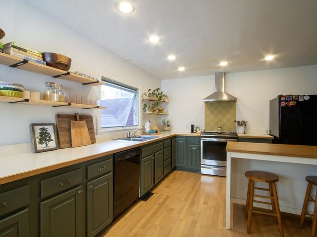 36 Booth Street, Burlington, VT 05401