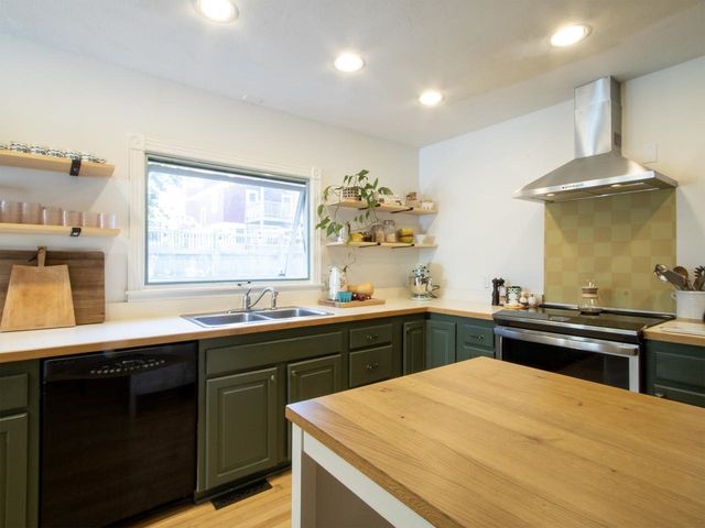 36 Booth Street, Burlington, VT 05401