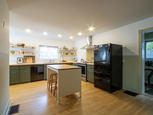 36 Booth Street, Burlington, VT 05401