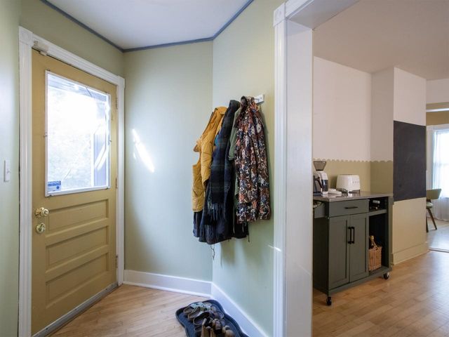 36 Booth Street, Burlington, VT 05401