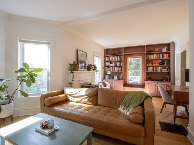 36 Booth Street, Burlington, VT 05401