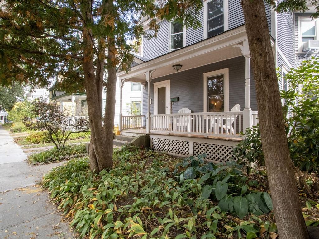 36 Booth Street, Burlington, VT 05401