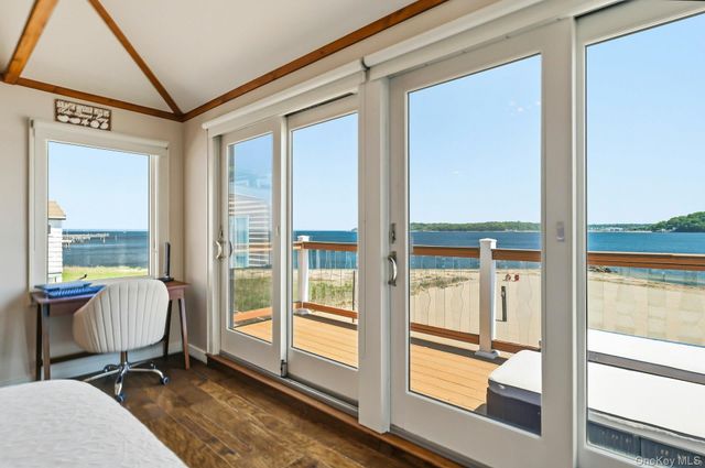 75 West Shore Road 4, Port Washington, NY 11050