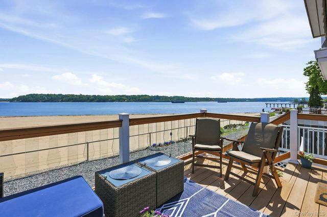 75 West Shore Road 4, Port Washington, NY 11050