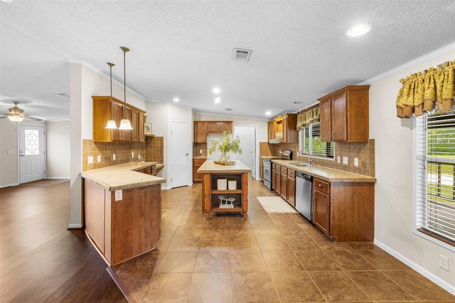 118 Yaupon Drive, Caldwell, TX 77836