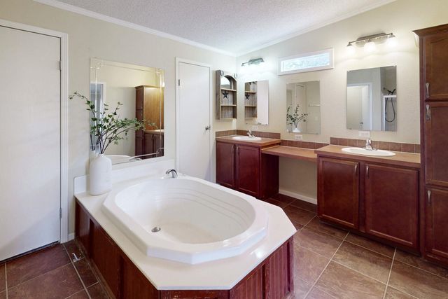 118 Yaupon Drive, Caldwell, TX 77836