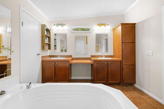 118 Yaupon Drive, Caldwell, TX 77836