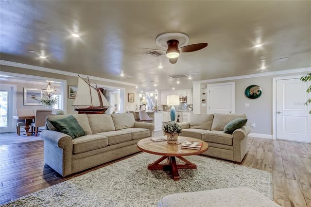 3835 48 AVENUE S, St Petersburg, FL 33711