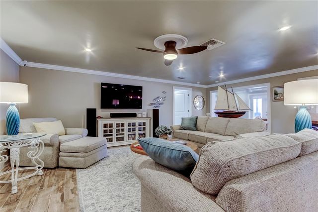 3835 48 AVENUE S, St Petersburg, FL 33711