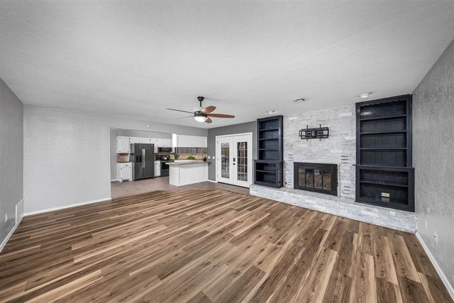 6819 NW Willow Creek Dr, Lawton, OK 73505