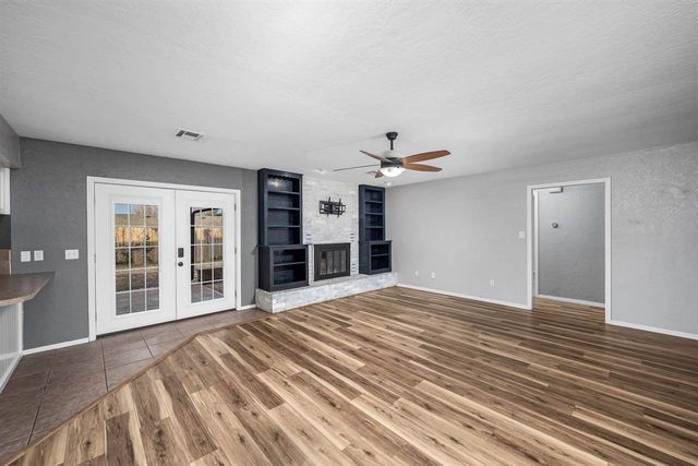 6819 NW Willow Creek Dr, Lawton, OK 73505