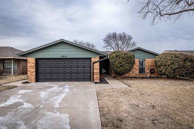 6819 NW Willow Creek Dr, Lawton, OK 73505