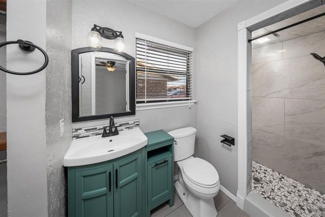 6819 NW Willow Creek Dr, Lawton, OK 73505