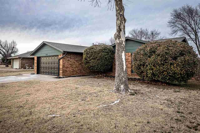 6819 NW Willow Creek Dr, Lawton, OK 73505