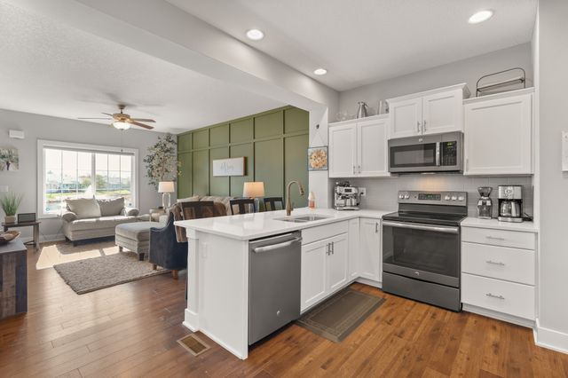 1216 SE Williams Court, Waukee, IA 50263