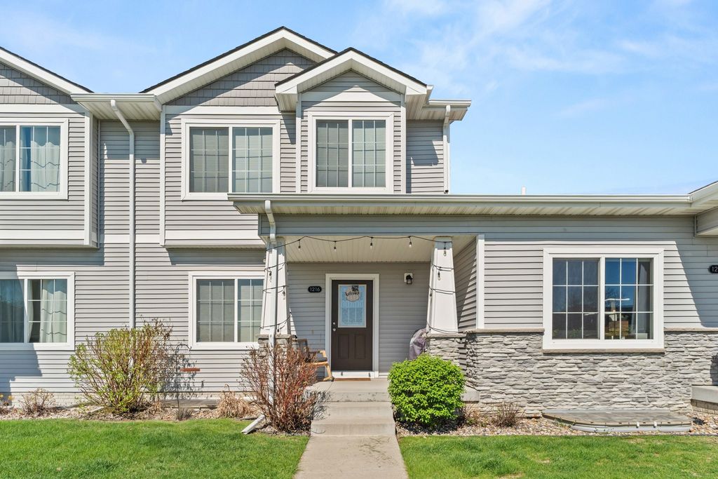 1216 SE Williams Court, Waukee, IA 50263