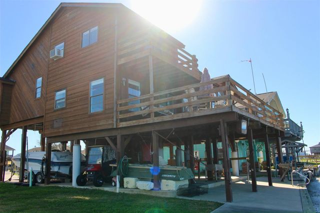 215 Redfish Drive, Freeport, TX 77541