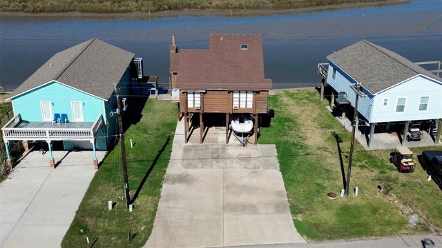 215 Redfish Drive, Freeport, TX 77541