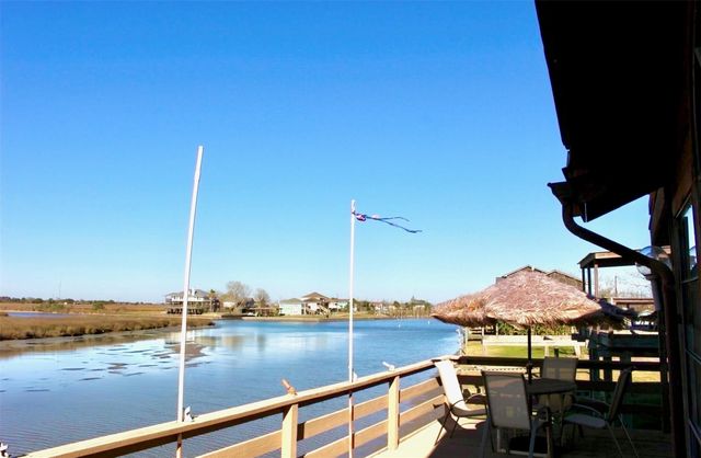 215 Redfish Drive, Freeport, TX 77541