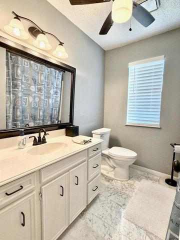 215 Redfish Drive, Freeport, TX 77541