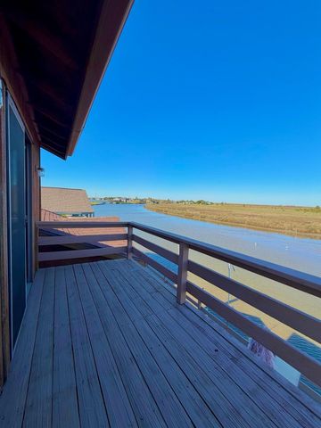 215 Redfish Drive, Freeport, TX 77541