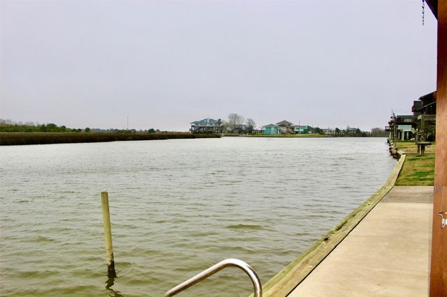 215 Redfish Drive, Freeport, TX 77541