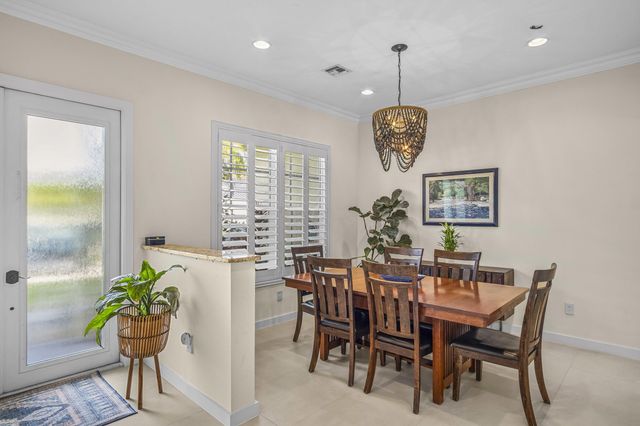 48 Lake Eden Drive, Boynton Beach, FL 33435